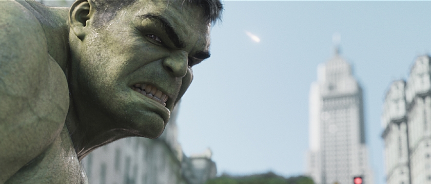 Com o incrivel HULK, campanha de lancamento do KWID estreia na TV Neste SÁBADO