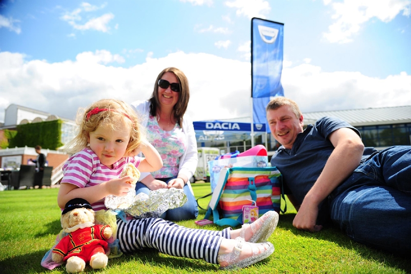 Hundreds of Dacia owners ready for Dacia Day 2017