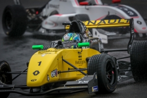 Max Fewtrell conclut les essais de pré-saison en tête au Nürburgring