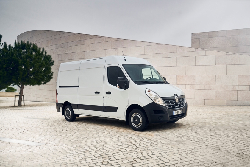 Renault MASTER Z.E. and Renault EASY CONNECT for Fleet: expertise at the service of professionals