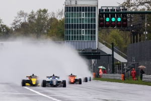 Alexander Smolyar wins in the wet at Monza