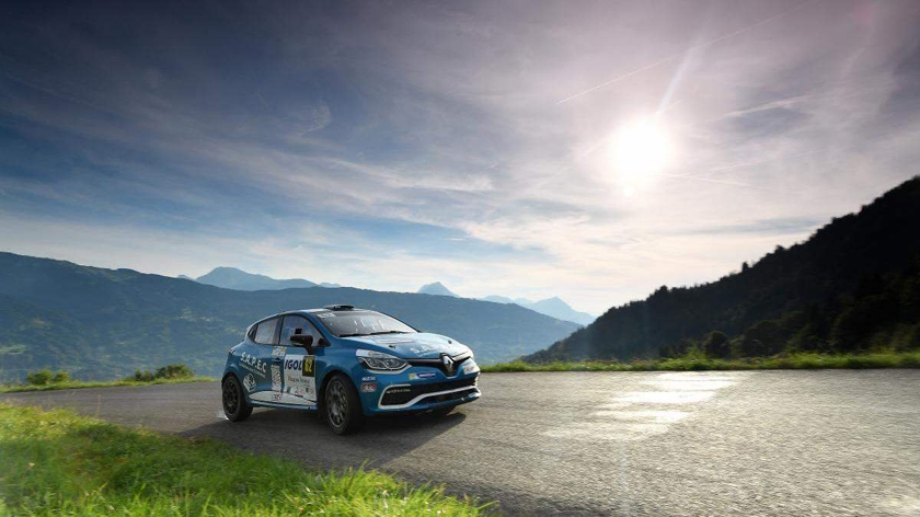 Rentrée des classes en altitude pour le Clio R3T Trophy France