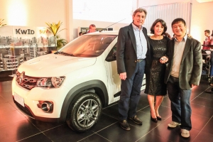 Comprador do “Kwid número 1” recebe veículo em Santa Catarina