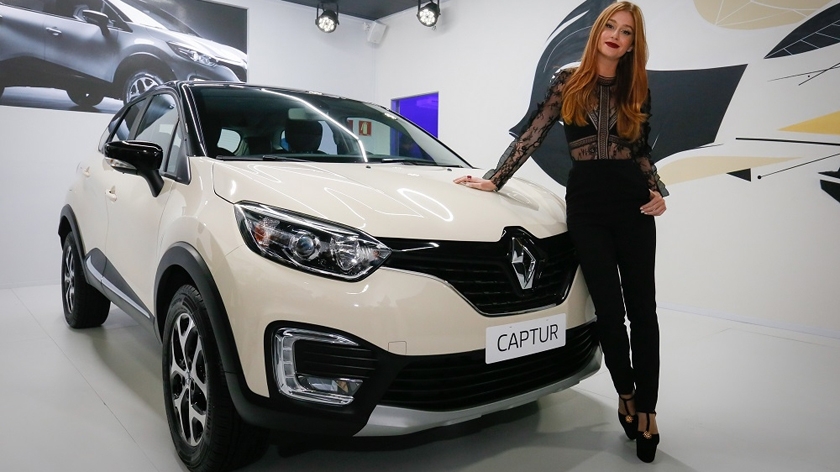 Marina Ruy Barbosa convida para test-drive no novo Renault Captur
