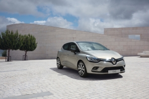 Version haut de gamme de Nouvelle Renault Clio – Nouvelle Renault Clio INITIALE PARIS: l’art de la séduction