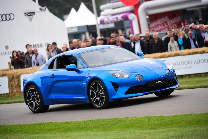 L’Alpine A110 au départ du Zoute GT Tour