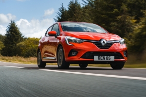 Renault celebrates Award Win with Customer Offers across Model Range