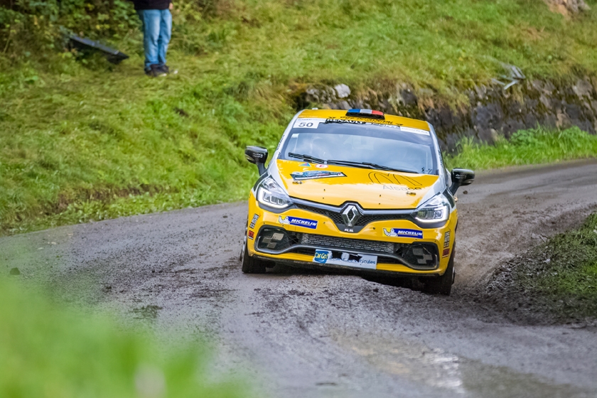 Olivier Courtois – Hubert Risser «tanzen» mit dem Renault Clio R3T im Regen!