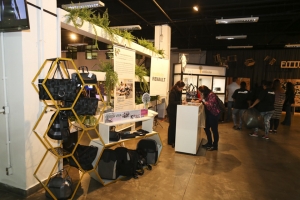 Apoiada pelo Instituto Renault, Associação Borda Viva participa de evento de moda no PR