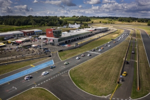 Nogaro ouvre les festivités du 30e anniversaire de Clio Cup