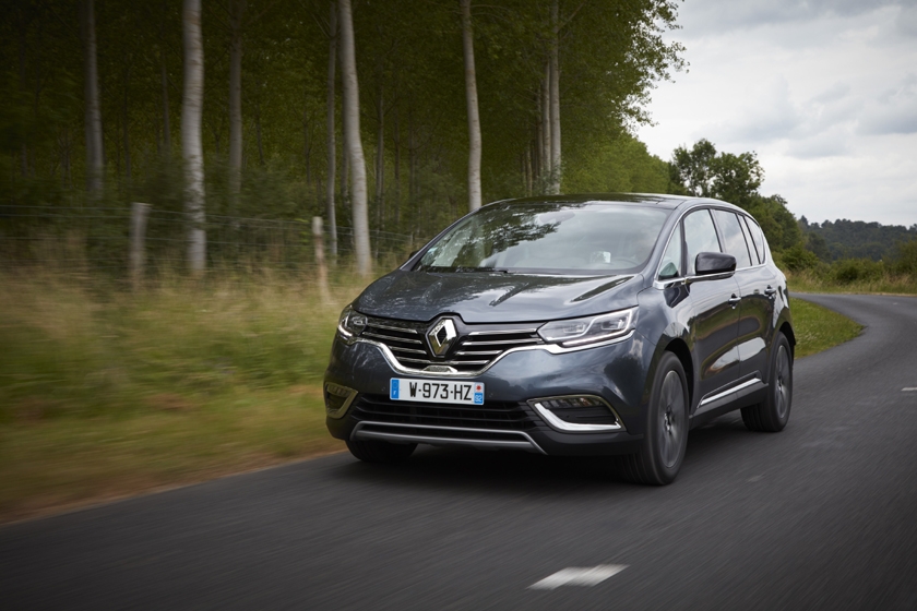 ESPACE Model Year 2017: Elégance, bien-être à bord et plaisir de conduire rehaussés pour le crossover haut de gamme de Renault