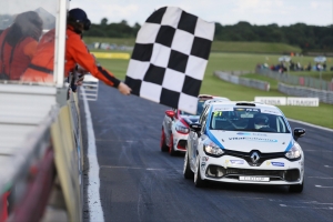 Second Renault UK Clio Cup title in sight for Mike Bushell after double victory at Snetterton