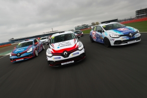 2019 Renault UK Clio Cup gets under way live on ITV4 at Brands Hatch