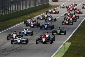 Will Palmer s’impose et prend la tête de la Formule Renault Eurocup