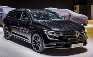 Renault Talisman montre ses muscles et dévoile sa version S-Edition encore plus sportive et puissante que jamais.