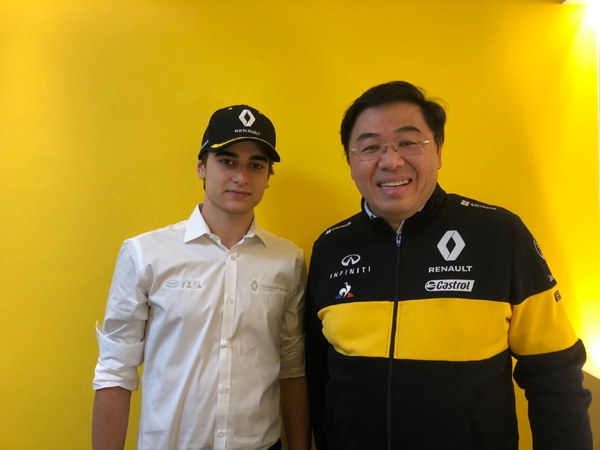 Caio Collet visita escritório da Renault em São Paulo