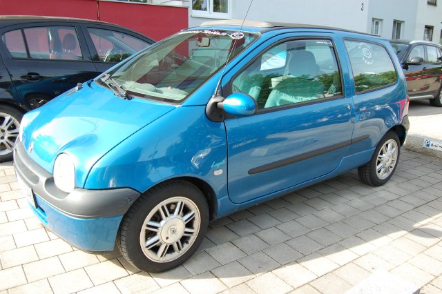 [Bild: twingo_lazuli_generation_twingo_beschrif...518_01.jpg]