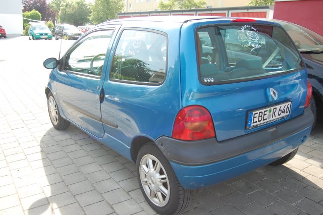 [Bild: twingo_lazuli_generation_twingo_beschrif...518_03.jpg]