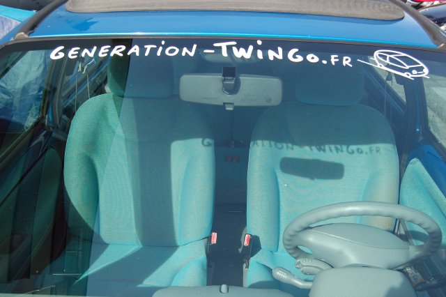 [Bild: twingo_lazuli_generation_twingo_beschrif...518_04.jpg]