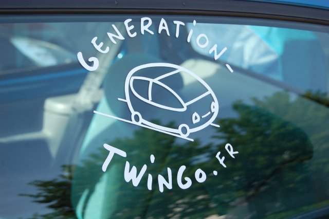 [Bild: twingo_lazuli_generation_twingo_beschrif...518_07.jpg]